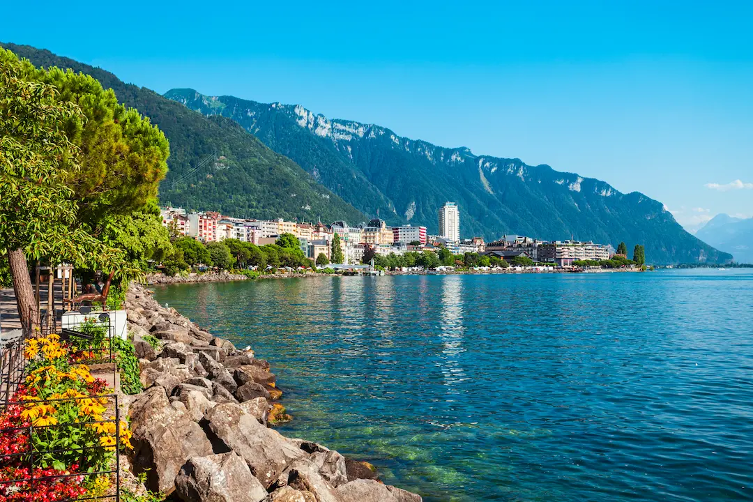 Moving from UK to Switzerland Roadmap For Settling in and Building Long-Term Security-Image of town of Geneva